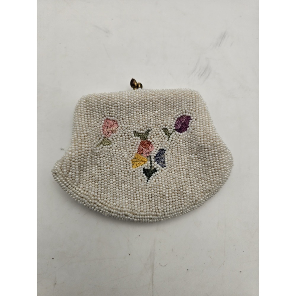 Vintage Beaded Floral Coin Purse 1950s White Seed Bead Kiss Lock Clutch